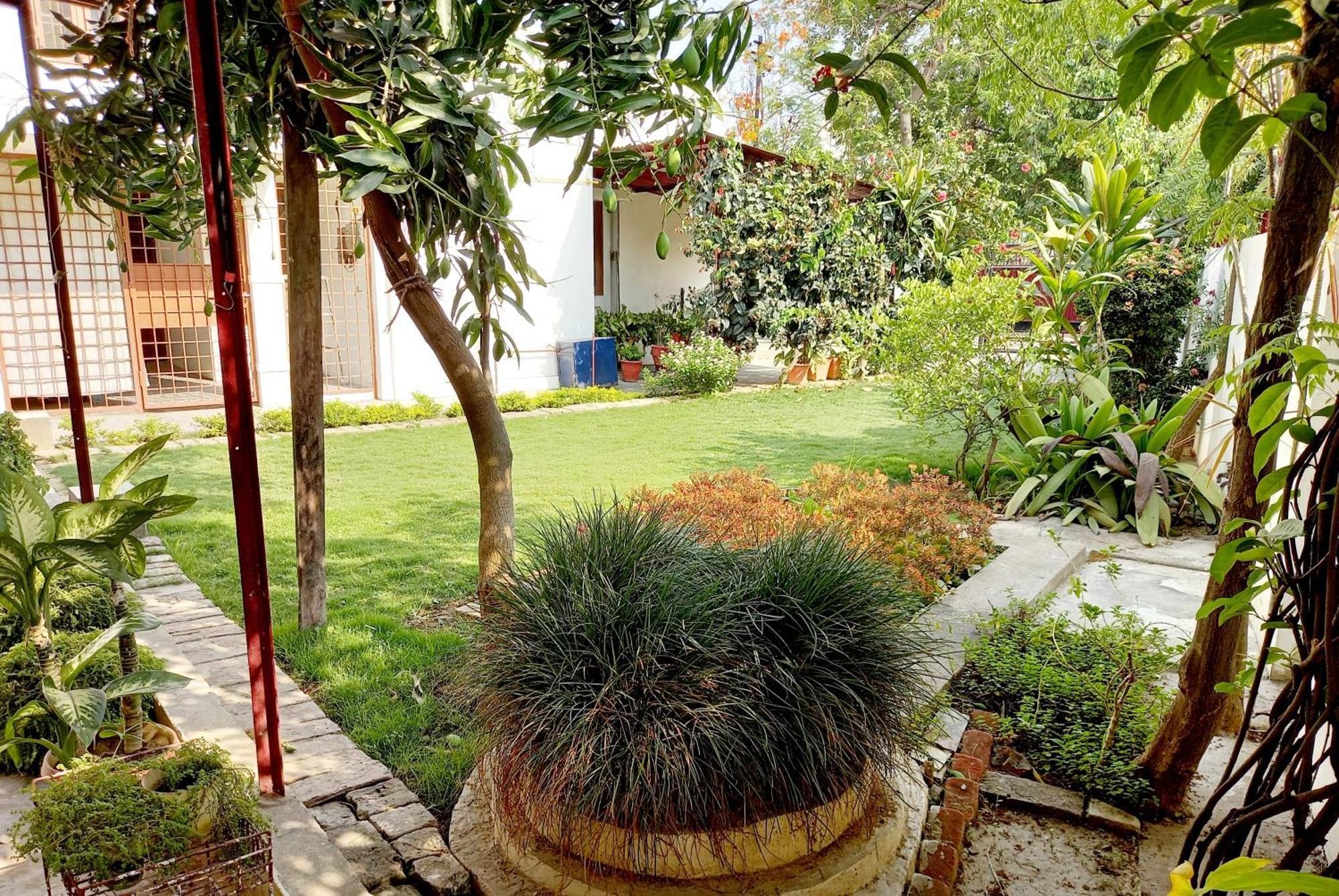 Garden View Residency Bed & Breakfast Lucknow Exterior photo